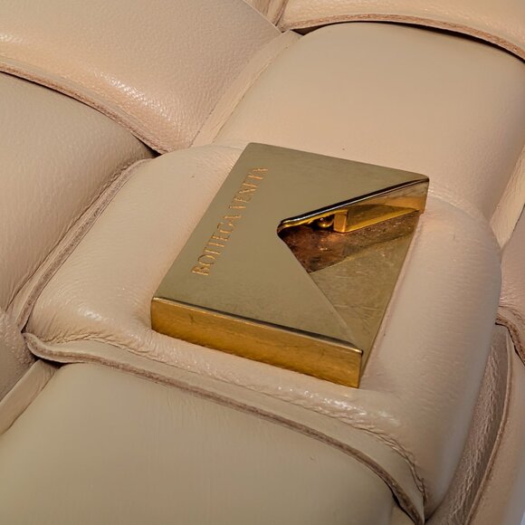 Bottega Veneta Cream Lambskin “The Chain” Cassette Shoulder Bag - Picture 11 of 15